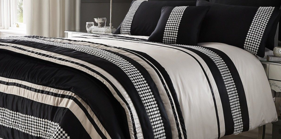 Luxury Metallic Detail Plated Faux Silk Duvet